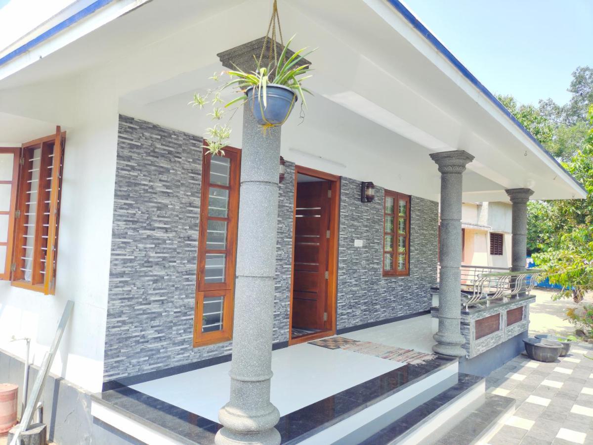 Marari La Rose Beach Homestay Mararikulam Exteriör bild