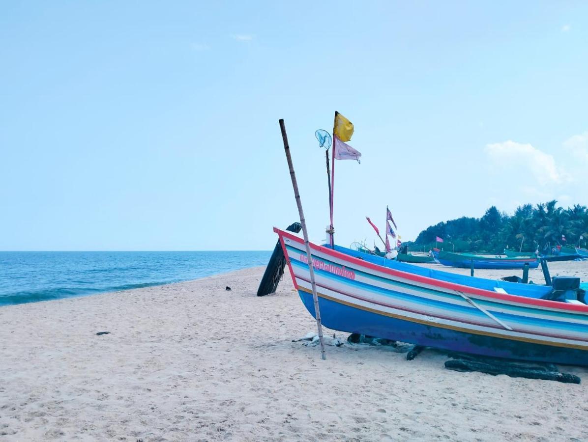 Marari La Rose Beach Homestay Mararikulam Exteriör bild